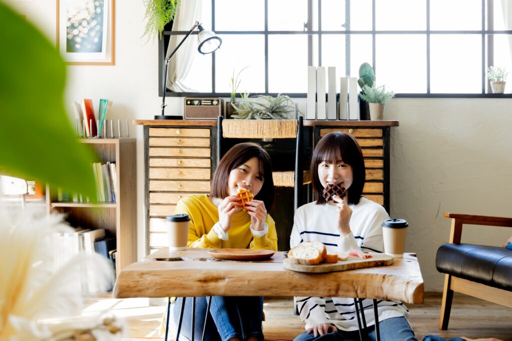 自宅で女子会　シェアハウス