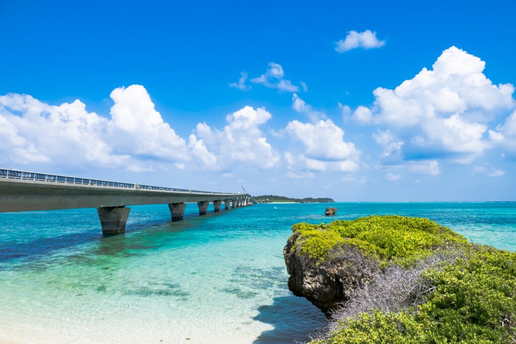 美しい海と橋