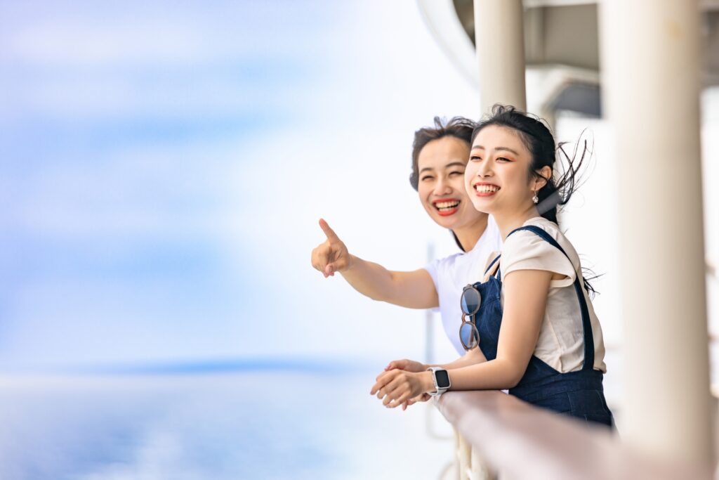 船に乗る女性
