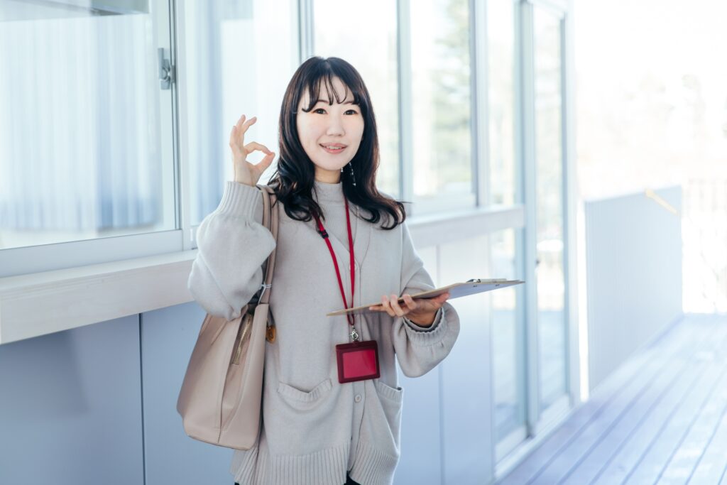 仕事する女性　