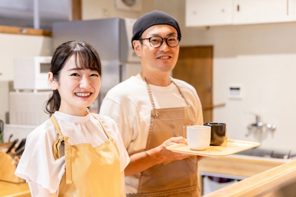 カフェを経営する夫婦