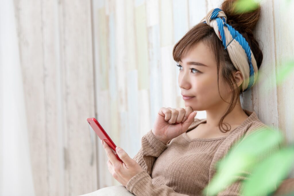 ルームウェアの女性